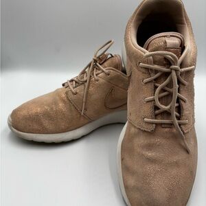Nike Roshe One Shoes Womens Size 9 Rose Gold Athletic Trainers Sneakers